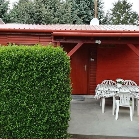 Keri Apartman Mosonmagyarovar Luaran gambar