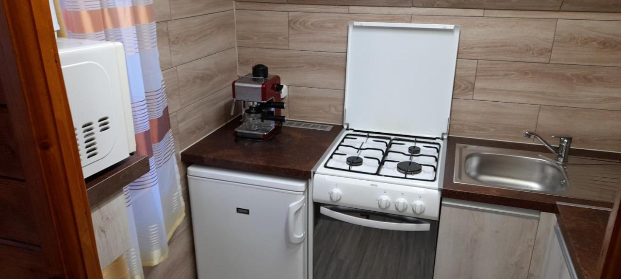 Keri Apartman Mosonmagyarovar Luaran gambar