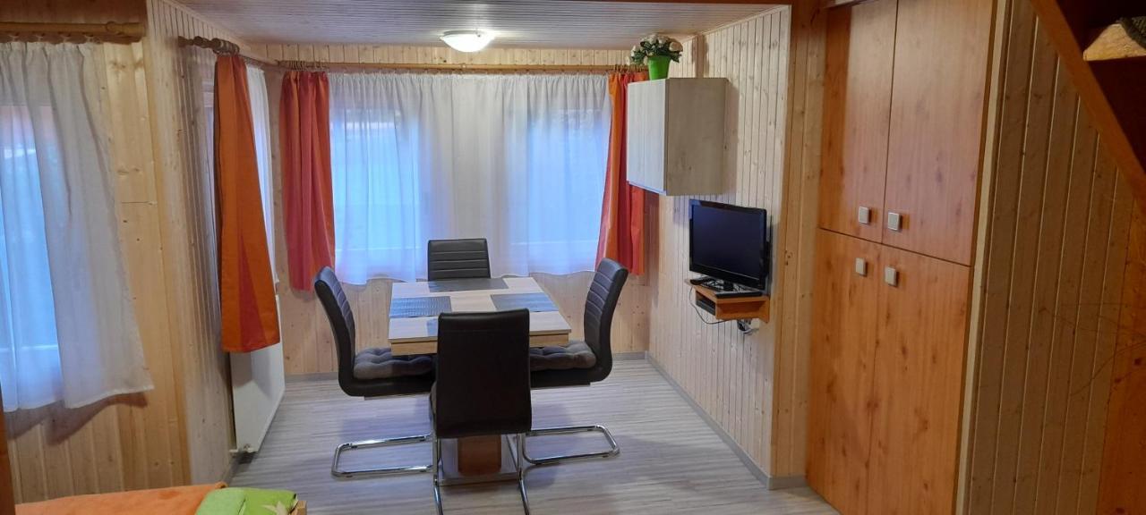 Keri Apartman Mosonmagyarovar Luaran gambar