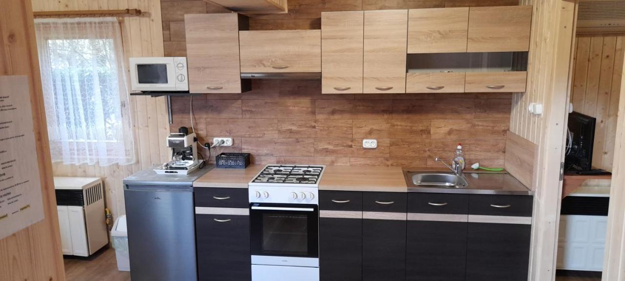 Keri Apartman Mosonmagyarovar Luaran gambar