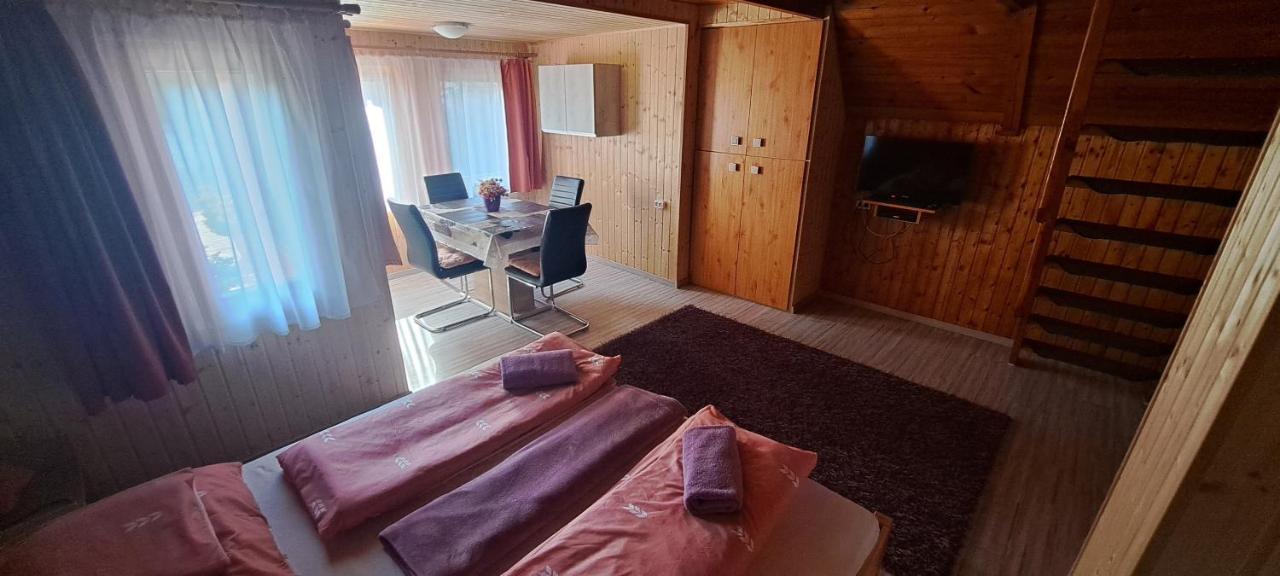 Keri Apartman Mosonmagyarovar Luaran gambar