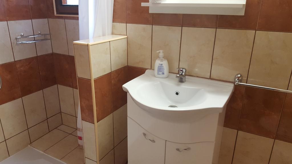 Keri Apartman Mosonmagyarovar Luaran gambar