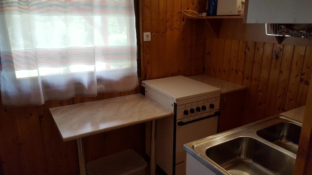 Keri Apartman Mosonmagyarovar Luaran gambar
