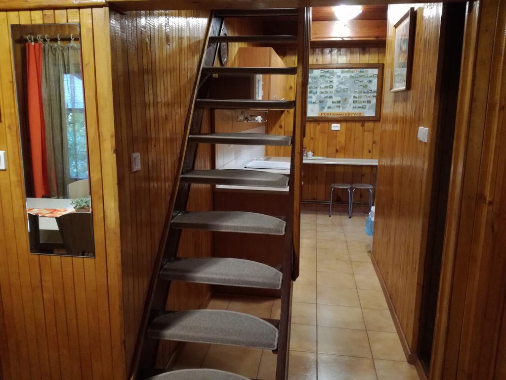 Keri Apartman Mosonmagyarovar Luaran gambar