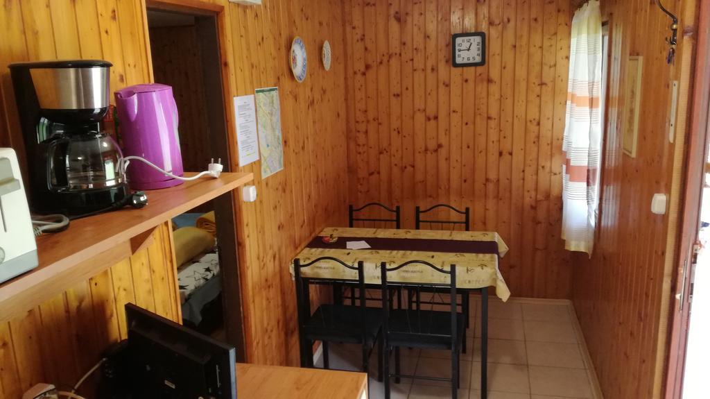 Keri Apartman Mosonmagyarovar Luaran gambar