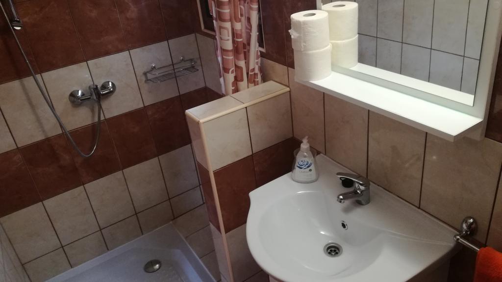 Keri Apartman Mosonmagyarovar Luaran gambar