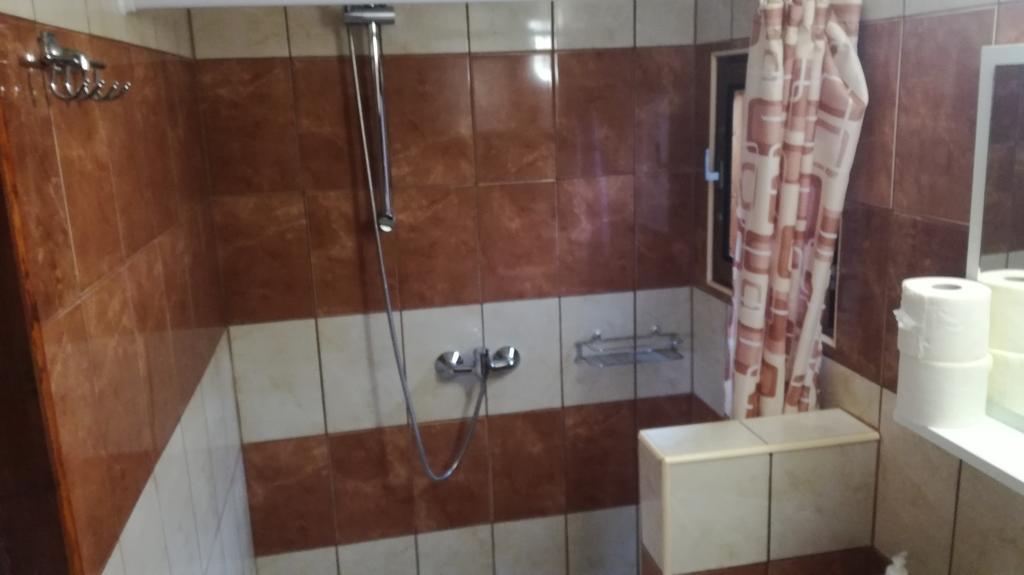 Keri Apartman Mosonmagyarovar Luaran gambar